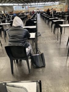 Dans la salle du concours (photo prise par le témoin)